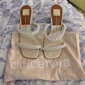 Noel Heels Vanilla Pearls